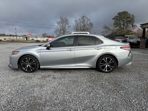 Used 2018 Toyota Camry SE image 8