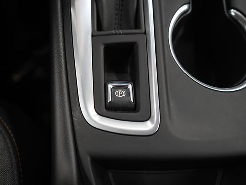 Used 2018 Chevrolet Equinox LT FWD image 24