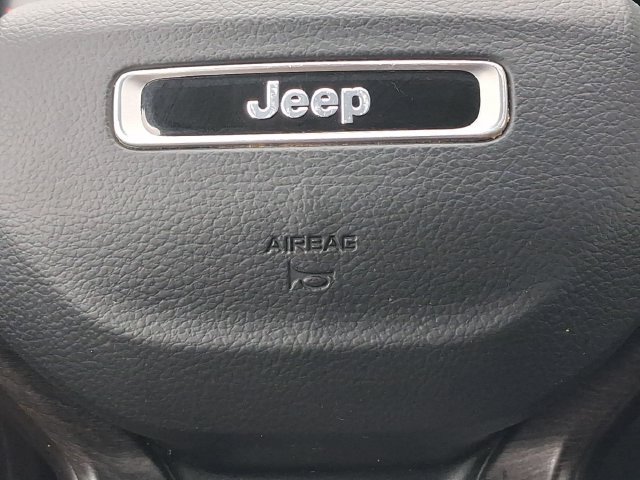 Used 2023 Jeep Grand Cherokee L Limited RWD image 13