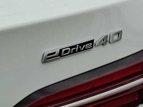 Used 2024 BMW i5 eDrive40i image 39