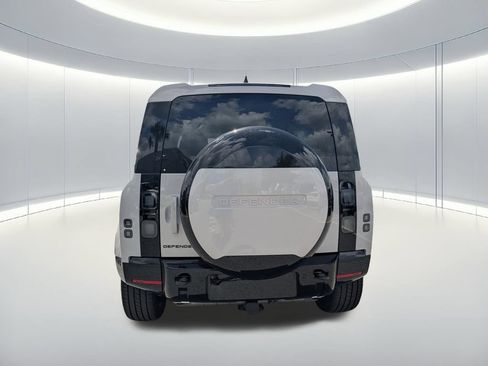 Used 2026 Land Rover Defender 110 X-Dynamic SE AWD/4WD image 6