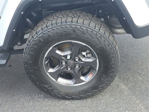 Used 2022 Jeep Gladiator Sport image 7
