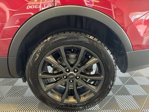 Used 2017 Ford Explorer XLT w/ Equipment Group 202A FWD image 8