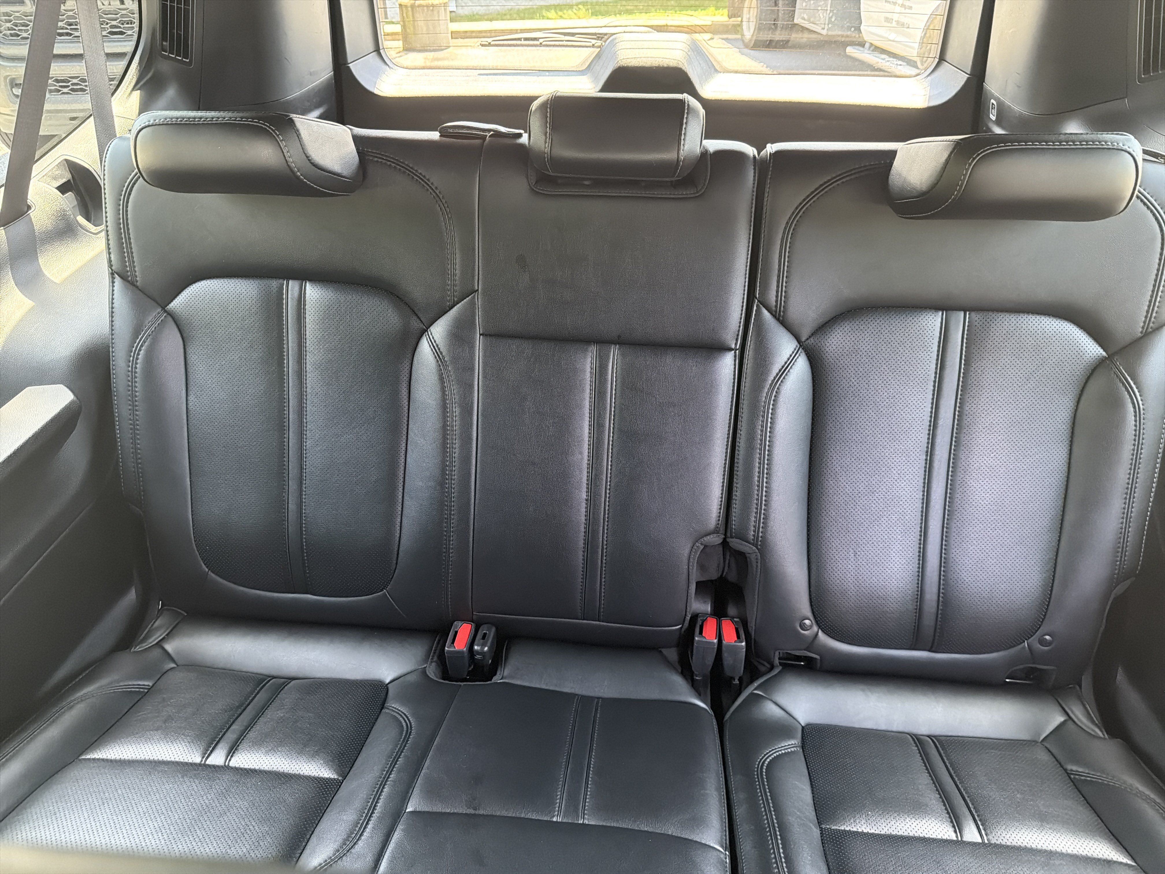 Used 2024 Jeep Wagoneer L Series III w/ Flexible Seating Group AWD/4WD image 28