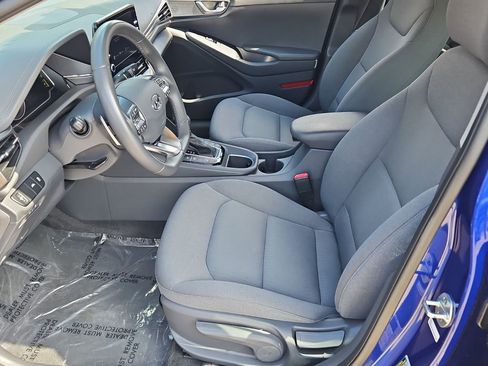 Used 2022 Hyundai Ioniq SE image 11