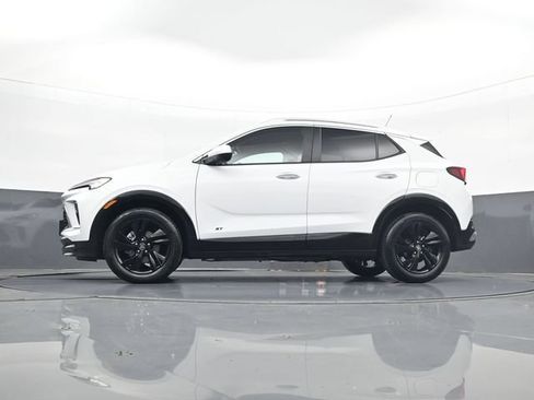 Used 2025 Buick Encore GX Sport Touring FWD image 31