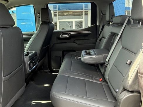 Used 2025 Chevrolet Silverado 1500 LTZ image 14
