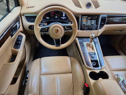 Used 2016 Porsche Macan Turbo AWD/4WD image 8