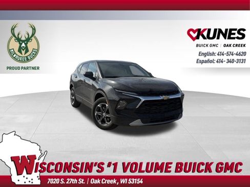 Used 2025 Chevrolet Blazer LT image 1