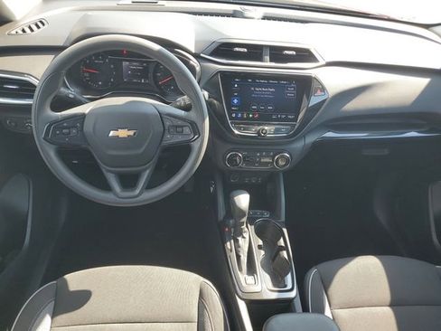 Certified 2023 Chevrolet TrailBlazer LT w/ Convenience Package FWD image 11