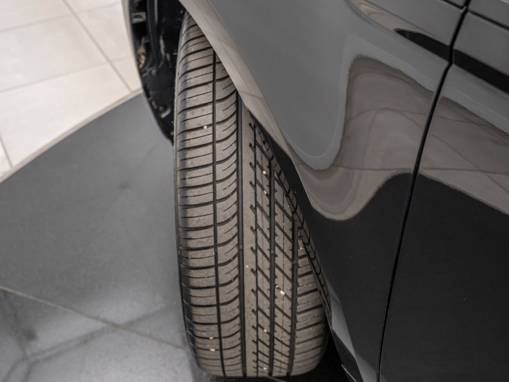 Used 2022 Land Rover Range Rover Evoque R-Dynamic SE AWD/4WD image 51