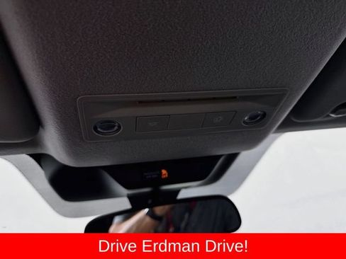 Used 2025 Nissan Kicks SV AWD/4WD image 17