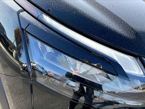 New 2025 Nissan Pathfinder SV image 13