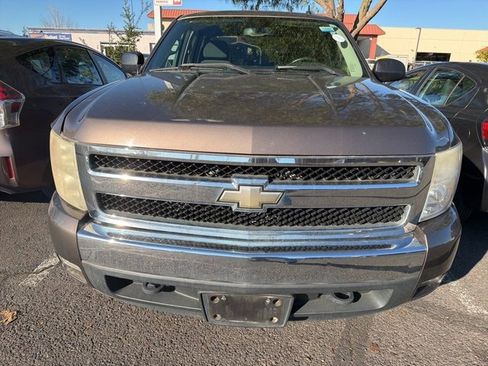 Used 2007 Chevrolet Silverado 1500 LT w/ 1LT Convenience Package image 7