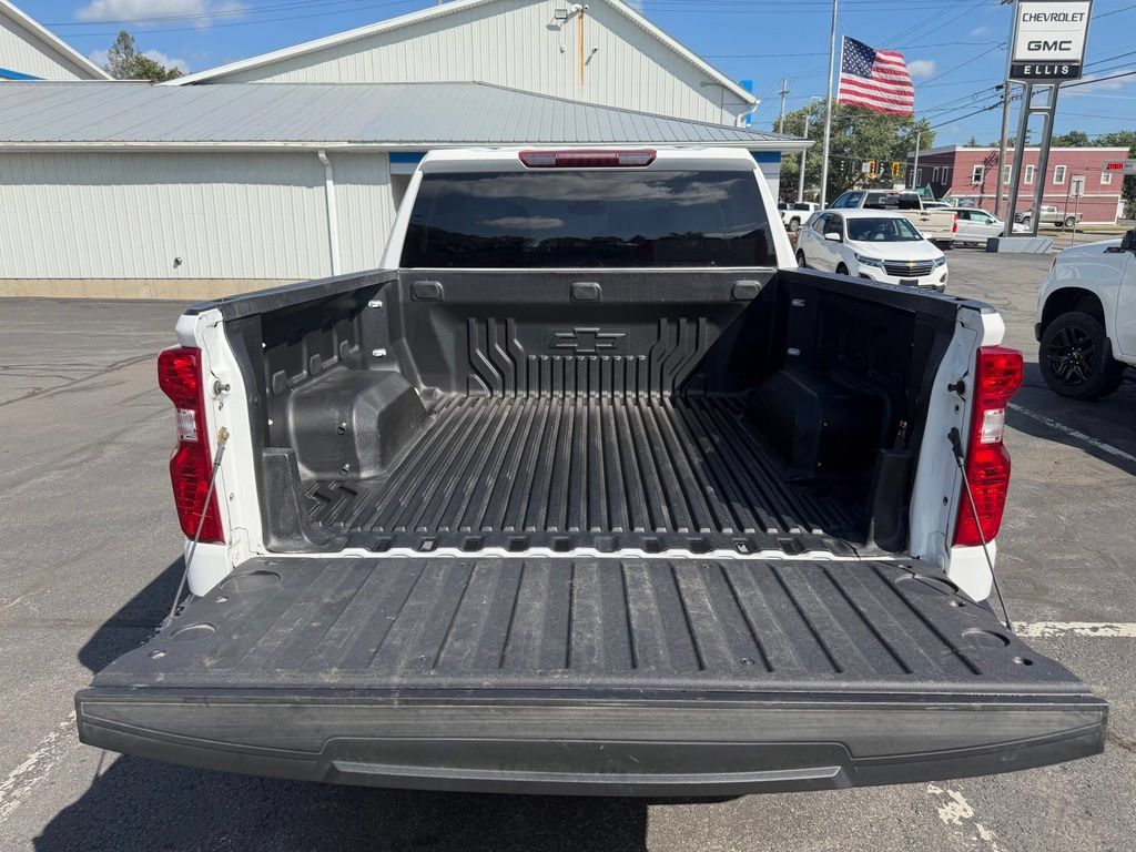 Used 2023 Chevrolet Silverado 1500 Custom AWD/4WD image 7