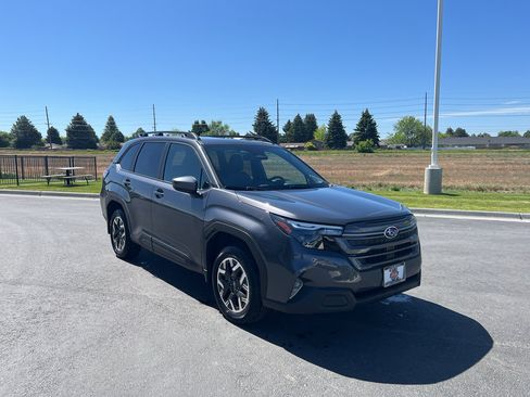 Used 2026 Subaru Forester Premium AWD/4WD image 6