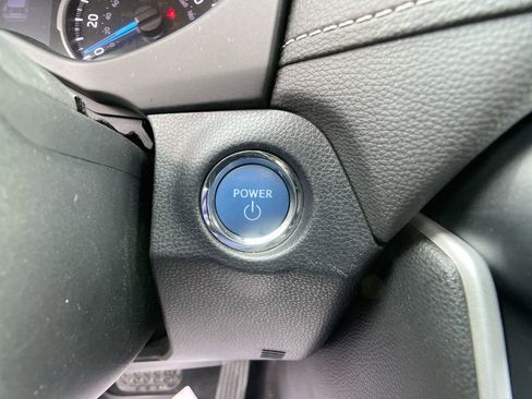 Used 2020 Toyota RAV4 XLE image 29