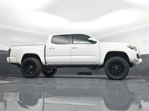 Used 2020 Toyota Tacoma TRD Off-Road image 49