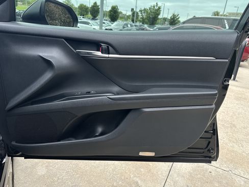 Used 2019 Toyota Camry SE FWD image 27