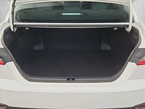 Used 2025 Toyota Camry SE FWD image 6