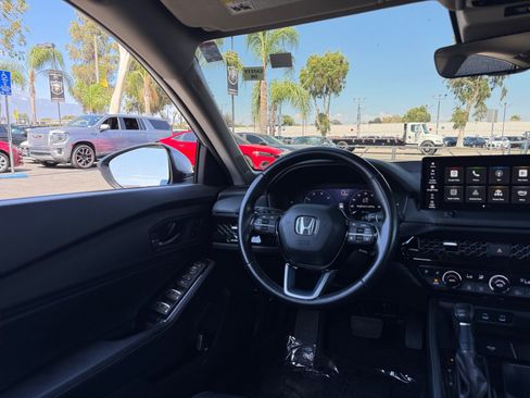 Used 2023 Honda Accord Touring image 21