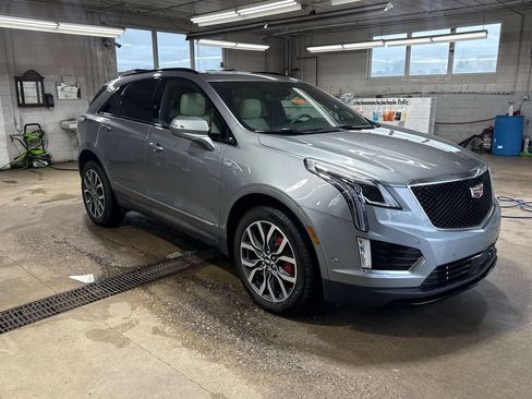 Used 2024 Cadillac XT5 Sportv w/ Technology Package AWD/4WD image 7