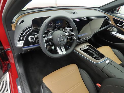 New 2026 Mercedes-Benz E 53 AMG e 4MATIC Sedan image 9
