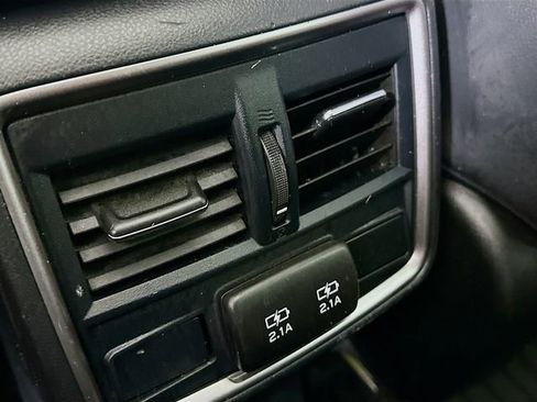 Certified 2023 Subaru Forester Limited image 29