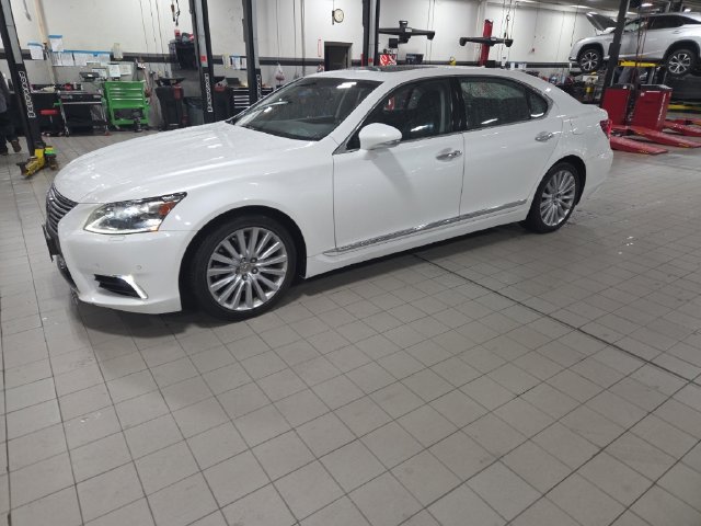 Used 2013 Lexus LS 460 L w/ Preferred Accessory Package AWD/4WD image 4