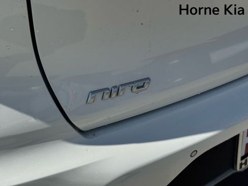Used 2022 Kia Niro EX Premium FWD image 30
