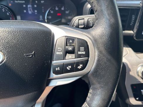 Used 2023 Ford Explorer XLT w/ Equipment Group 202A AWD/4WD image 15