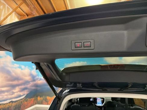 Certified 2025 Subaru Ascent Premium AWD/4WD image 42