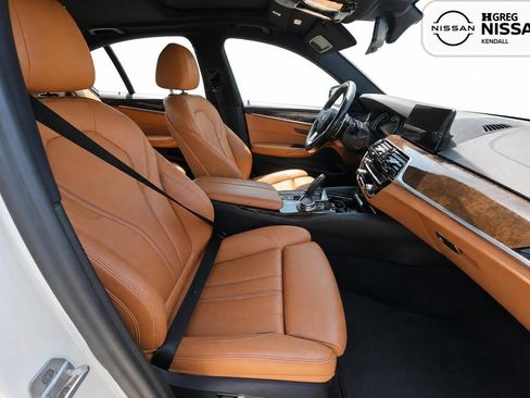 Used 2018 BMW 530e RWD image 11