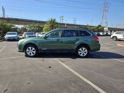 Used 2012 Subaru Outback 2.5i Limited image 4