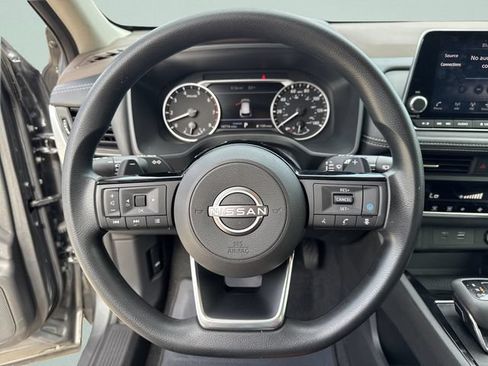 Used 2023 Nissan Rogue SV FWD image 33