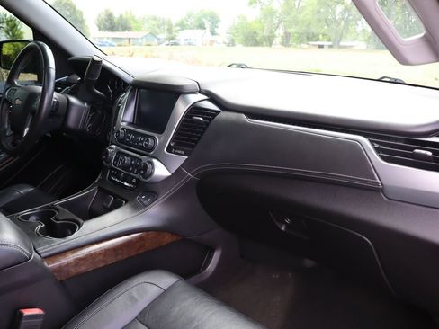 Used 2016 Chevrolet Suburban LT AWD/4WD image 17