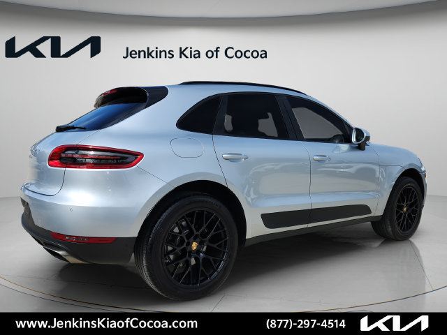 Used 2017 Porsche Macan AWD/4WD image 3
