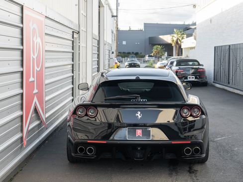 Used 2018 Ferrari GTC4Lusso T image 47