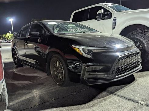 Used 2023 Toyota Corolla SE FWD image 3