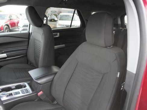 Certified 2021 Ford Explorer XLT image 10