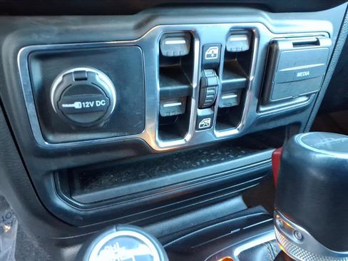 Used 2023 Jeep Gladiator Overland image 21