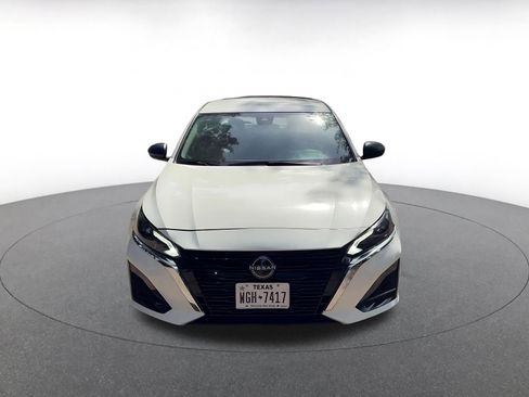 Used 2025 Nissan Altima 2.5 SV image 4