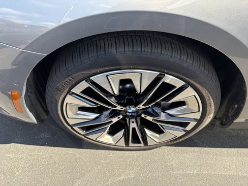 Used 2024 BMW 530i image 33