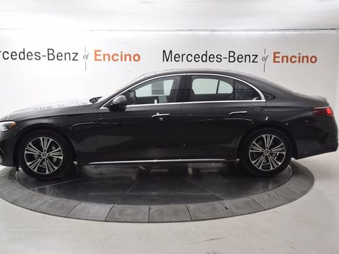 Used 2026 Mercedes-Benz E 350 4MATIC Sedan image 3