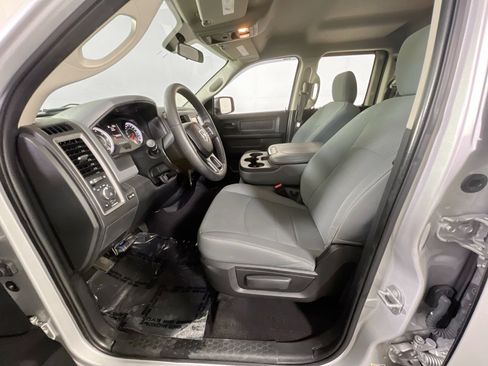 Used 2017 RAM 1500 Express w/ Express Value Package AWD/4WD image 19