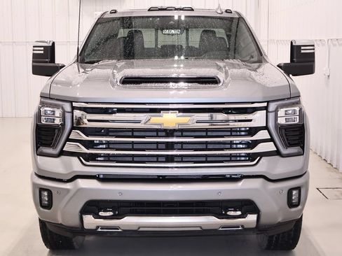 Used 2024 Chevrolet Silverado 3500 High Country w/ High Country Premium Package AWD/4WD image 5