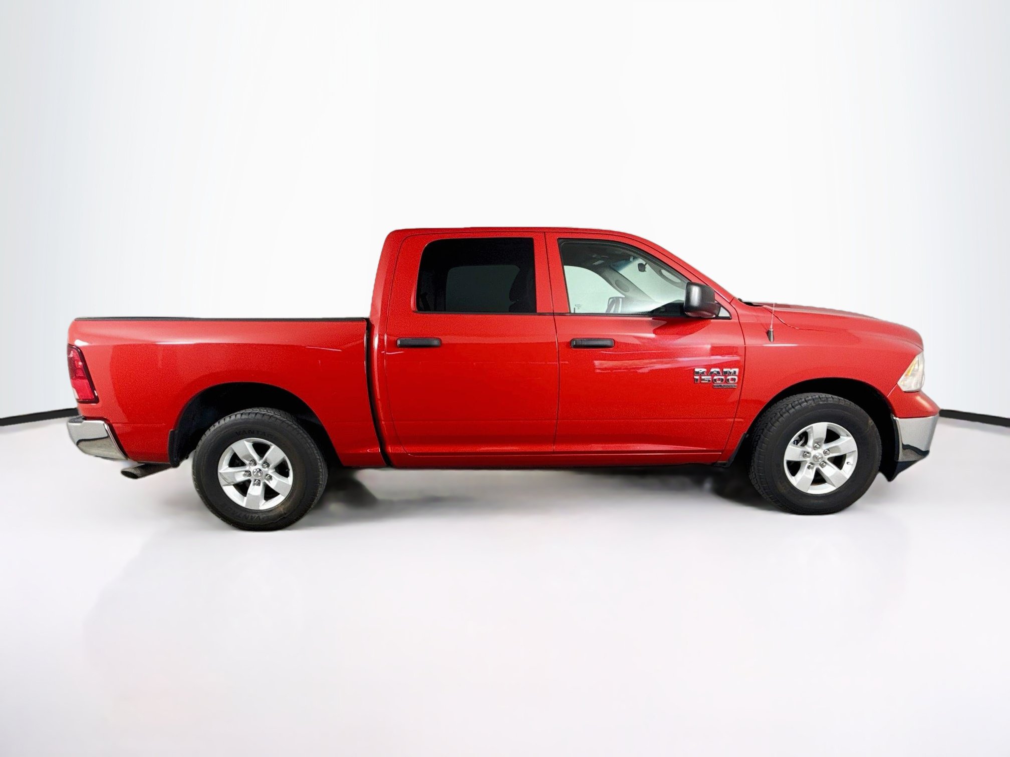 Used 2022 RAM 1500 Classic SLT RWD image 2