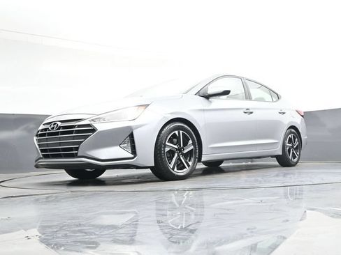 Used 2020 Hyundai Elantra SE FWD image 36
