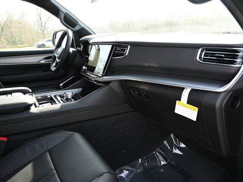 New 2026 Jeep Grand Wagoneer L Limited image 33