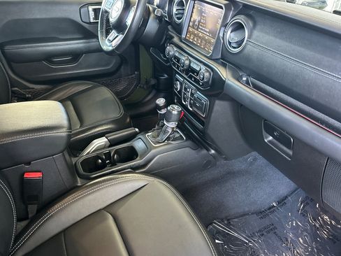 Used 2022 Jeep Wrangler Unlimited Sahara w/ LED Lighting Group AWD/4WD image 15